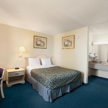 Days Inn Pensacola North Ferry Pass Eksteriør billede