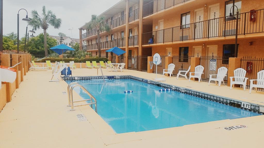 Days Inn Pensacola North Ferry Pass Eksteriør billede